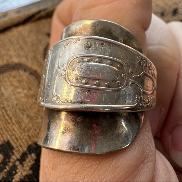 Handcrafted silver birth announcements spoon ring - Picture 3 of 14